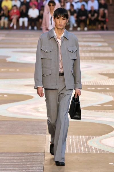 Look 69